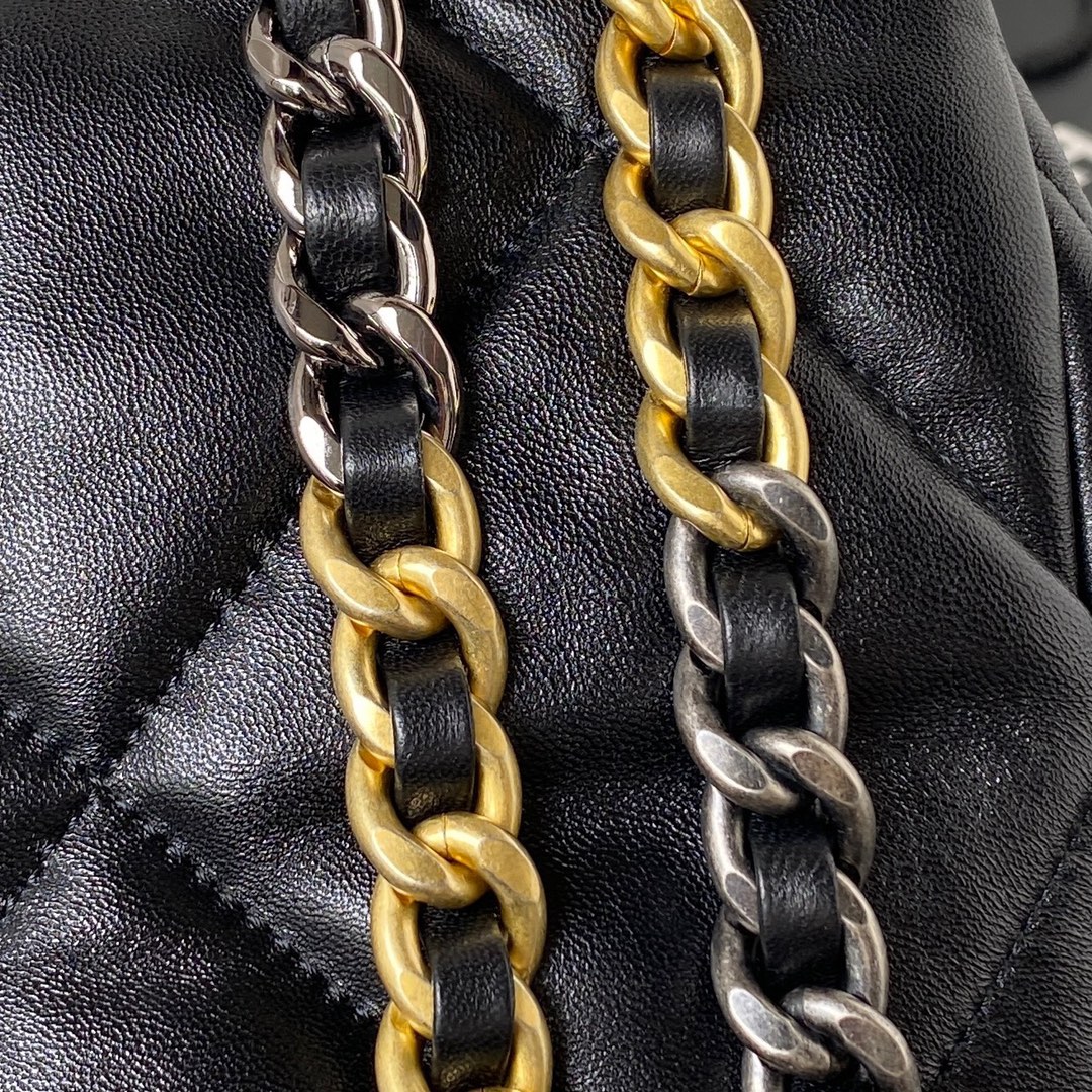 Lambskin 19 Backpack AS4223 Black/Gold